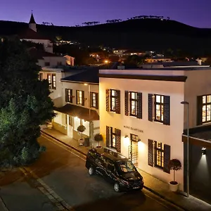 https://more-quarters.hotels-capetown.com